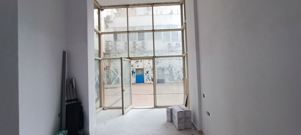 Dyqan Me Qera Në Don Bosco