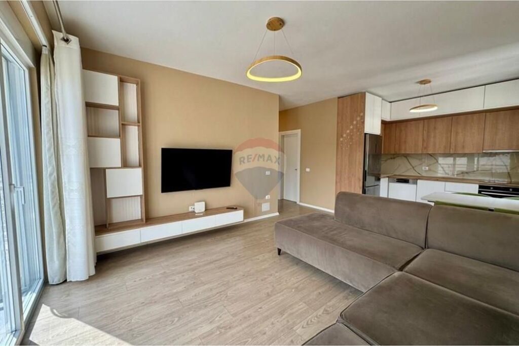 Apartament 2+1 per shitje tek Liqeni i Thate!