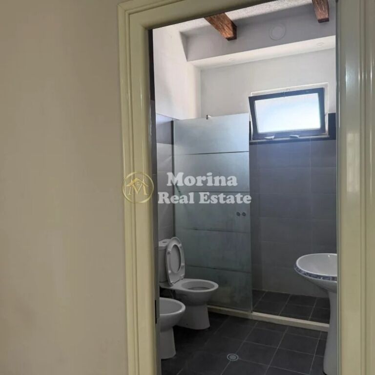 Qera | Shtëpi private 2 + 1 | Sauk | 450 €/muaj