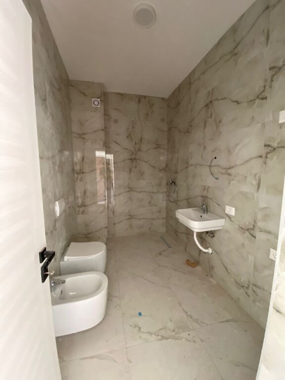 Paskuqan , 2+1+2wc per qera