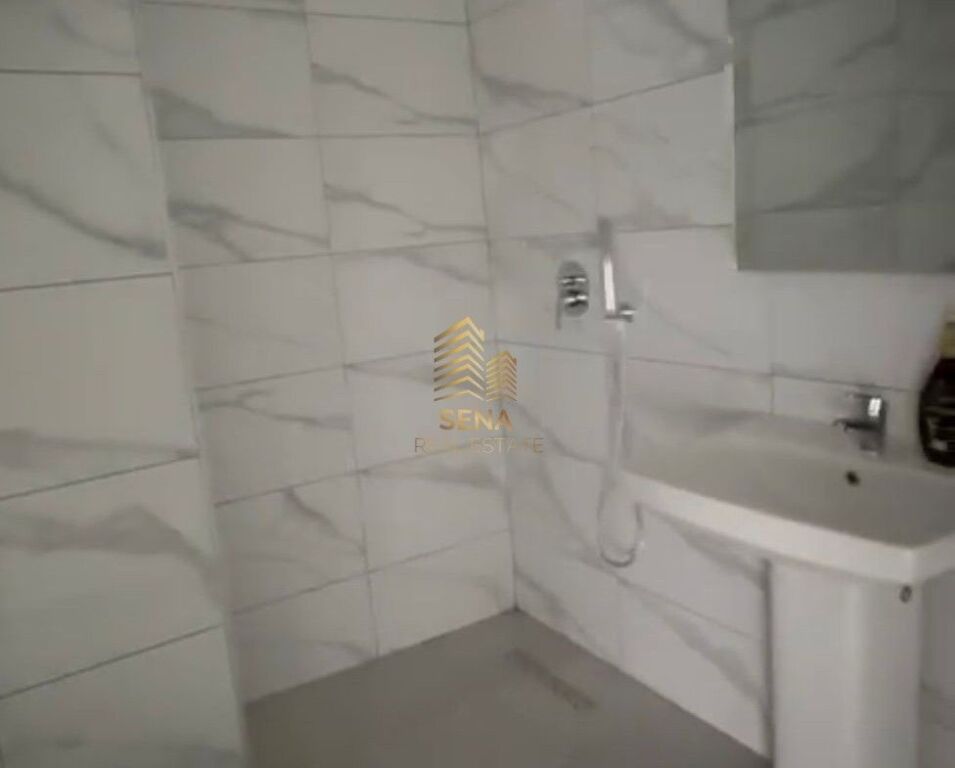 Affitto, Appartamento 2+1+2+blk+P, Campo Aviazione, Parzialmente Arredato, 55.000 Leke/mese