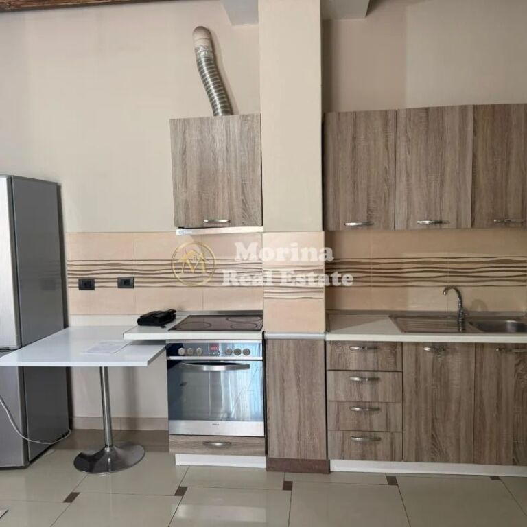 Qera | Shtëpi private 2 + 1 | Sauk | 450 €/muaj