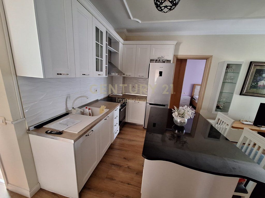 Apartament 2+1 me qira në Misto Mame, pranë KMY!