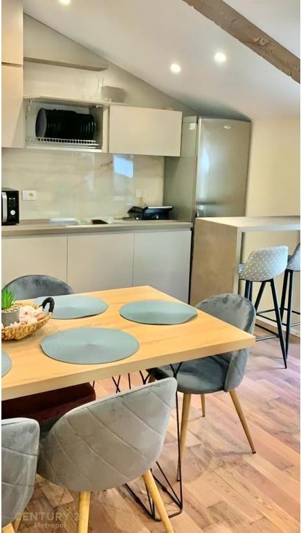 2+1+2+VERANDE PER QIRA PRANE RESTORANT FRESKUT !