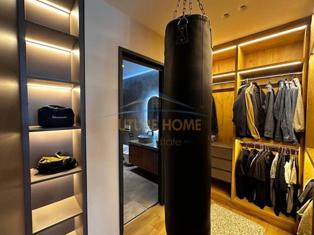 Luxury Apartment for Sale 4+1+2+Veranda+Swimming Pool+Parking Spot, Botanical Garden, Tirana