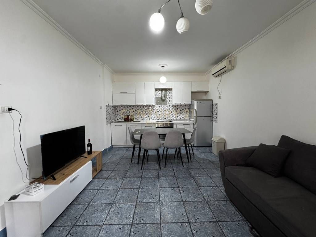 JAPIM ME QERA SHTEPI PRIVATE BUZE RRUGE NE DON BOSCO!