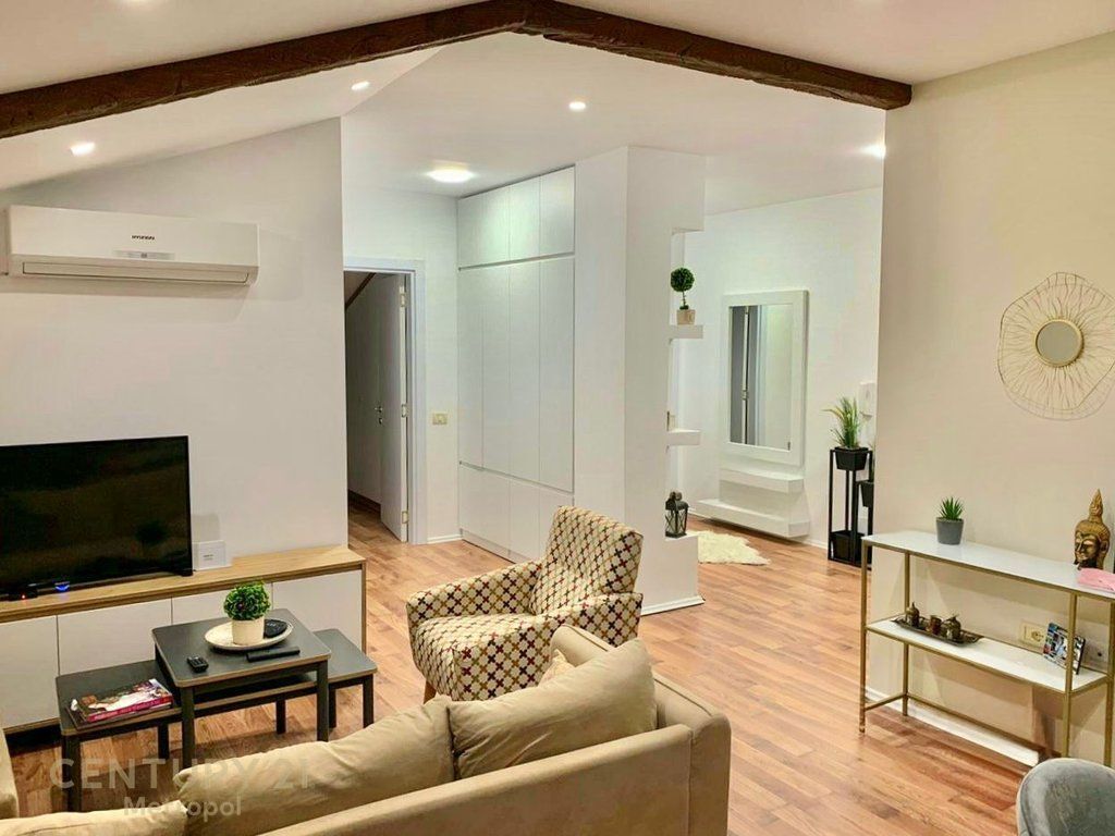 2+1+2+VERANDE PER QIRA PRANE RESTORANT FRESKUT !