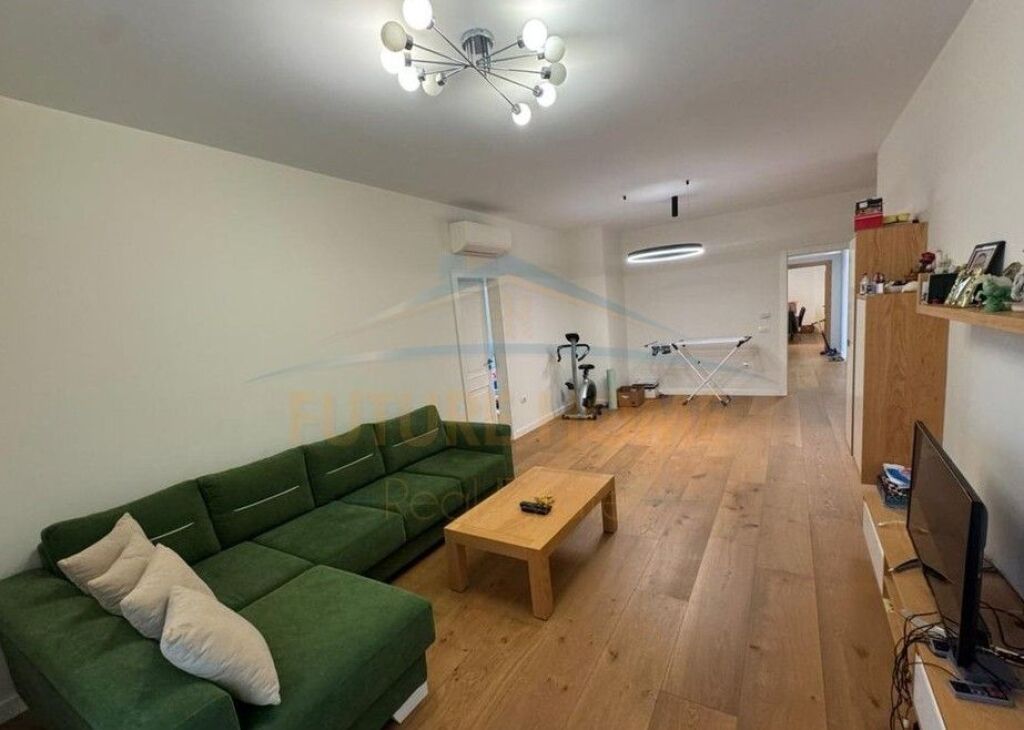 Shitet , Apartament 2+1+2 , Kinostudio