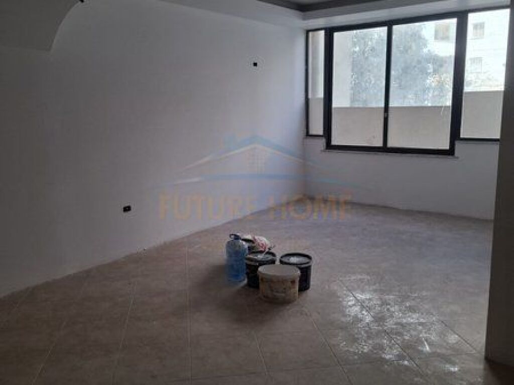 Shitet, Apartament 3+1+2, Nela 6, Yzberisht