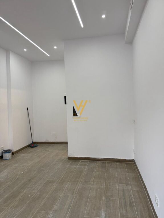 SHITET DYQAN 26 M2 TE KOMUNA E PARISIT 105.000 EURO