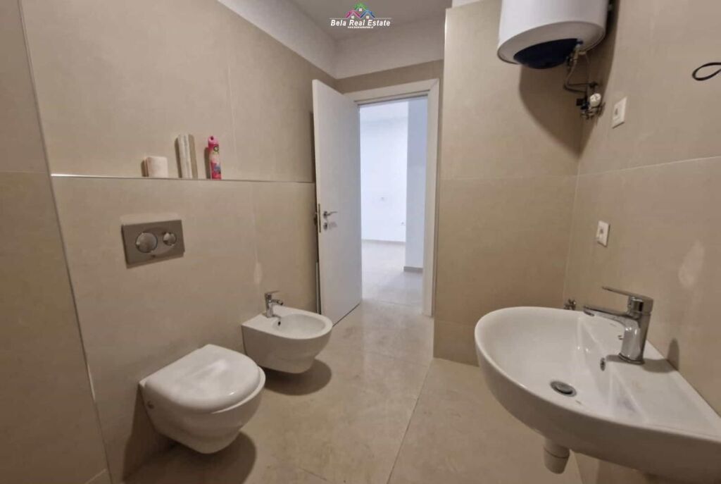 Zyre Me Qera 1+1 Tek Kompleksi Zirkon ( ID BZ2912) Tirane