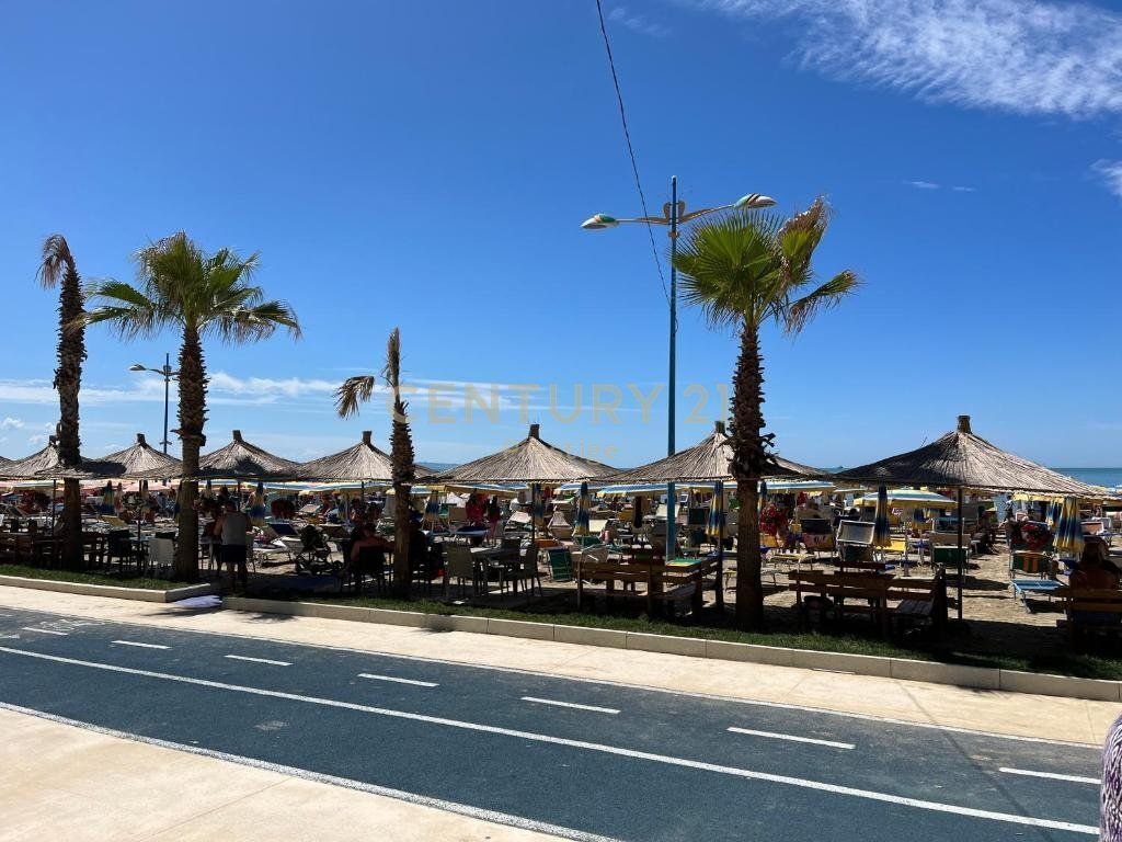 AMBIENT KOMERCIAL NE SHITJE VENDOSUR NE SHETITORE DURRES!
