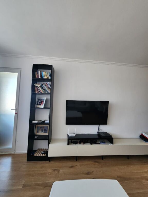 Jepet apartament me qera 2+1+P Golden Park 3, Perballe Amerikan 3/65.000 leke