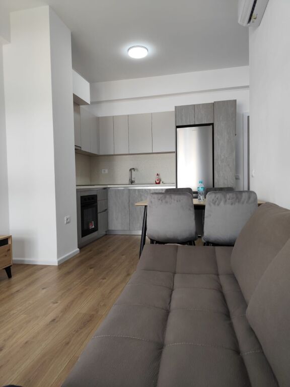 Apartament me qira 1+1 në Fresk!