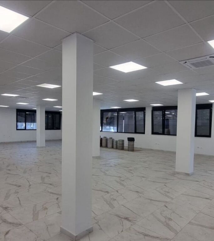 ZYRE ME QERA 280 M2 TEG 3.000 EURO  FH-68684