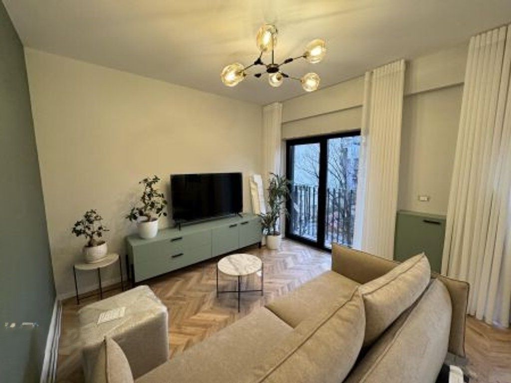 VENDESI APPARTAMENTO 1+1 VICINO ALLA CHIESA CATTOLICA, VIA KAVAJES