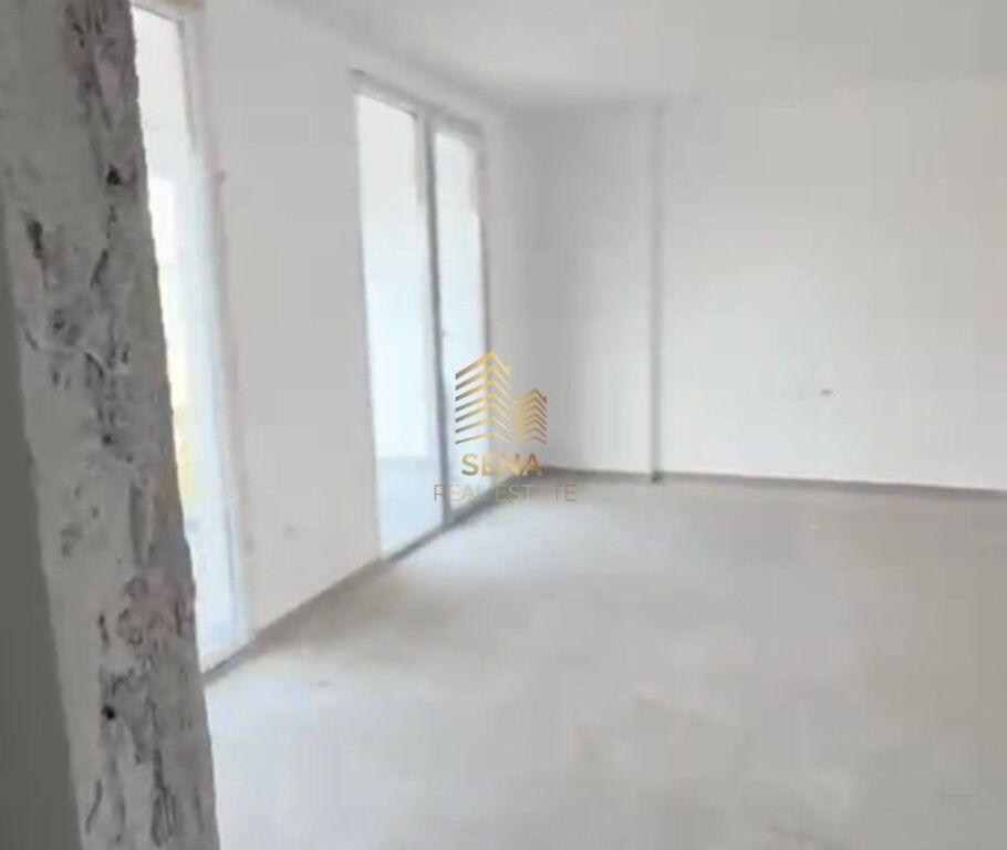 Affitto, Locale per Attività Commerciale,3+1+2+blk, Vicino alla Farmacia 10-90.000 Lek/Mese