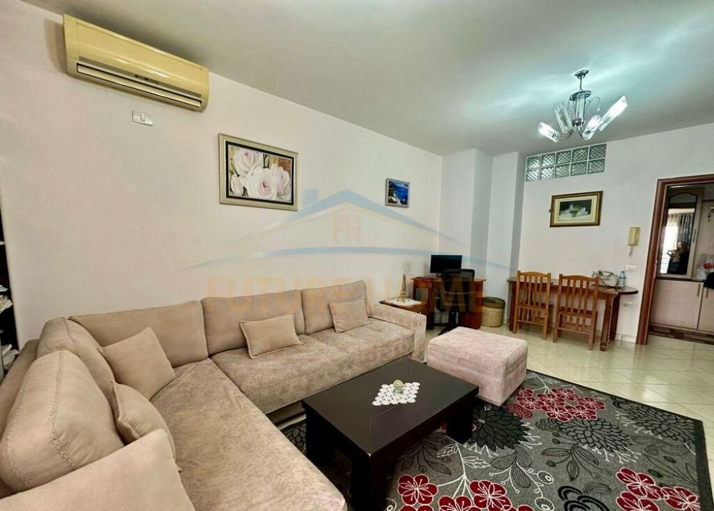 Qera, Apartament 1+1, Fresku