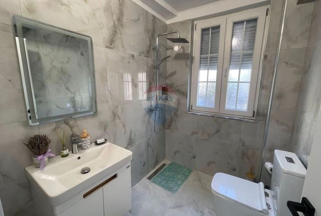 Appartamento 1+1+Balcone In Affitto a 21 Dhjetori ID: 530551001-341