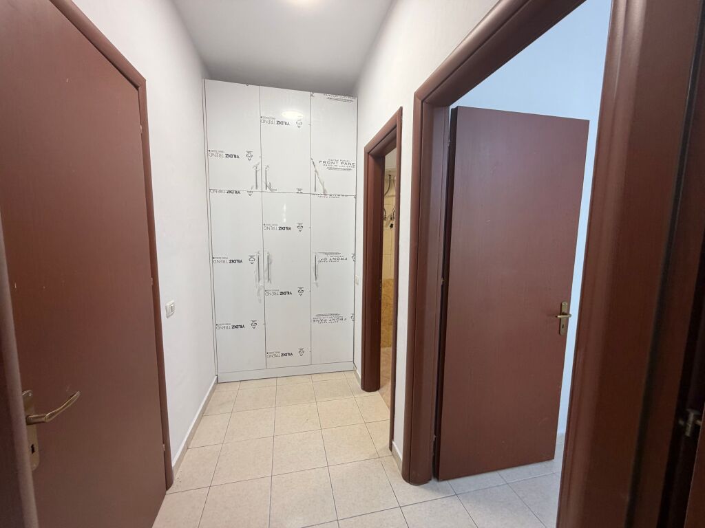 3+1,arredato per la prima volta,spar 2 fresco,450 euro