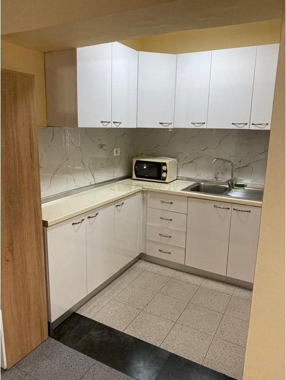 Apartament 1+1 me qira në zonën Tirana e Re, Tiranë – 600€/muaj 550 € /Muaj