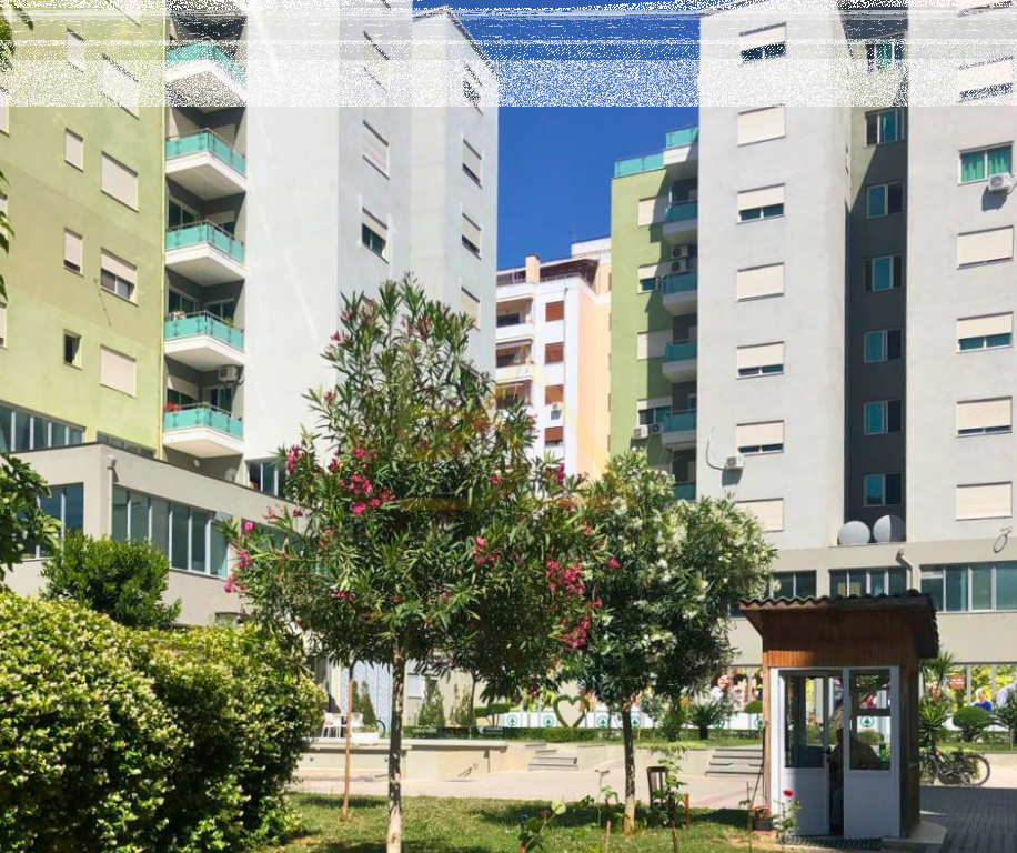 Shitet Apartament – Vlorë, Green Tower