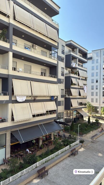 Apartament 3+1 per shitje ne Kinostudio !
