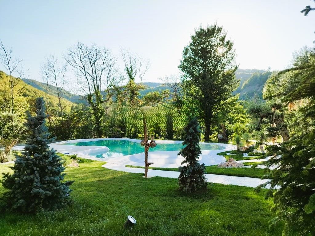 VILË UNIKE PËR SHITJE NË PETRELË!