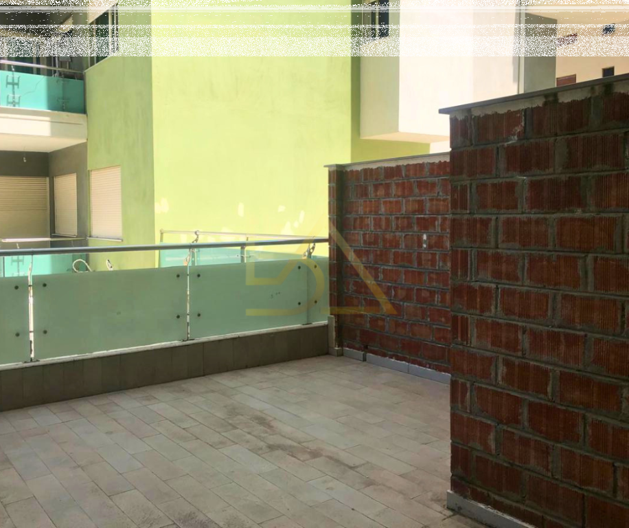 Shitet Apartament – Vlorë, Green Tower