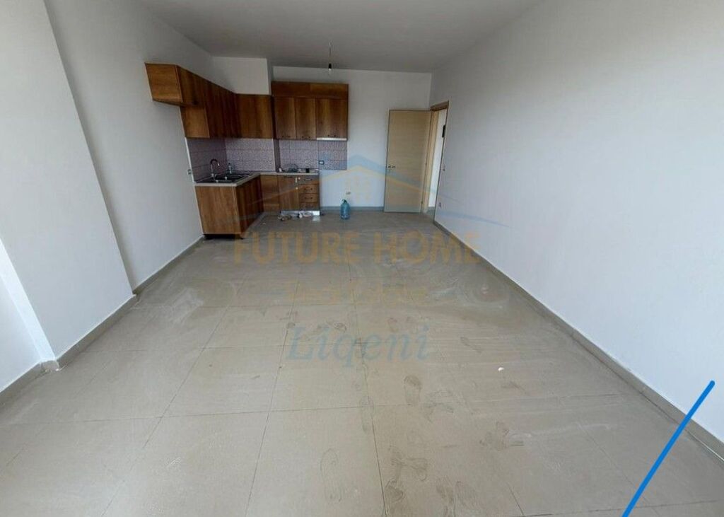 Shitet , Apartament 1+1 , Kinostudio, Tiranë.