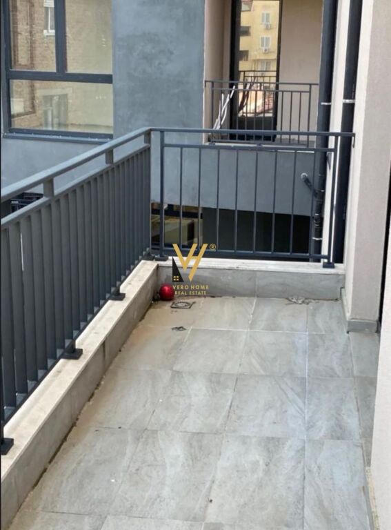 JEPET APARTAMENT 2+1+BLK ME QERA TE PAZARI I RI 800 EURO