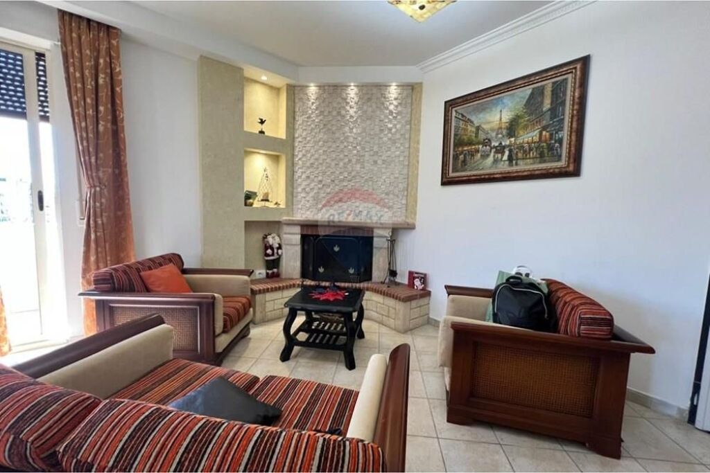 APARTAMENT PER QIRA  2+1 +2 RRUGA E BARRIKADAVE!