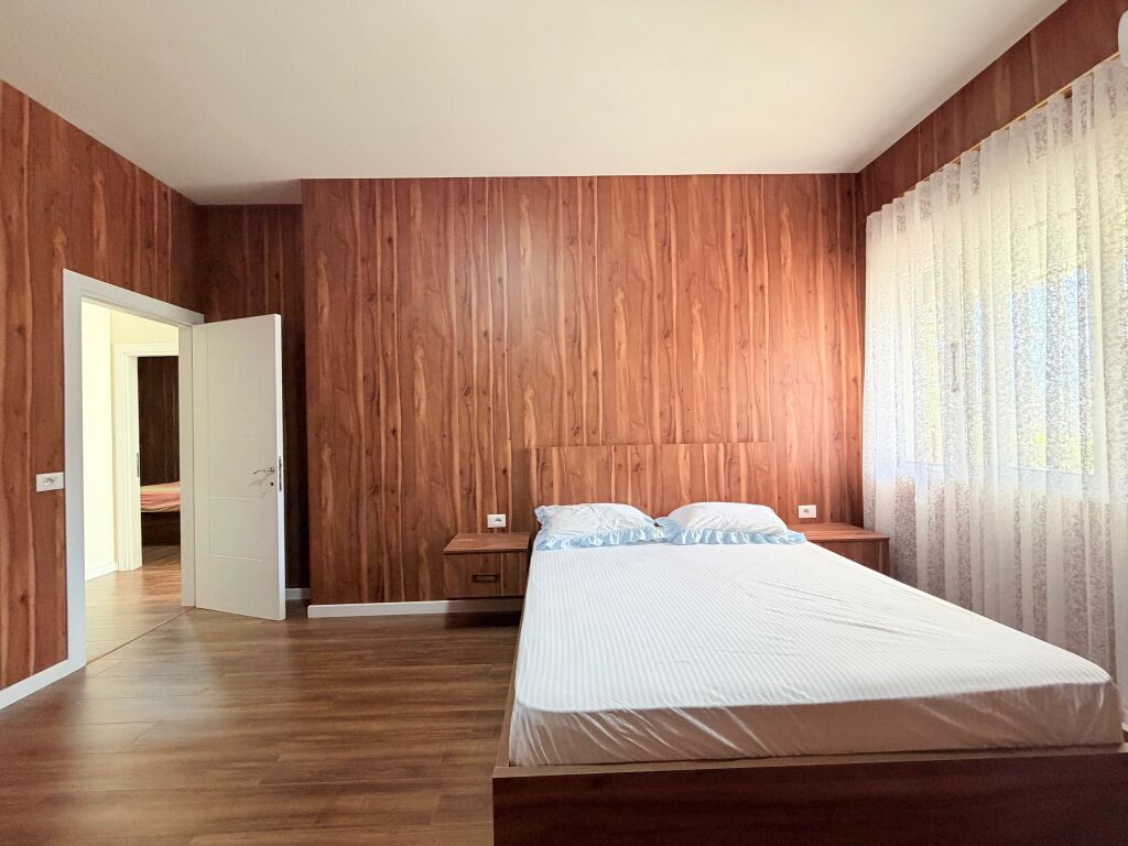 Jepet me QIRA apartament 2+1+Parkim tek Kopshti Zoologjik