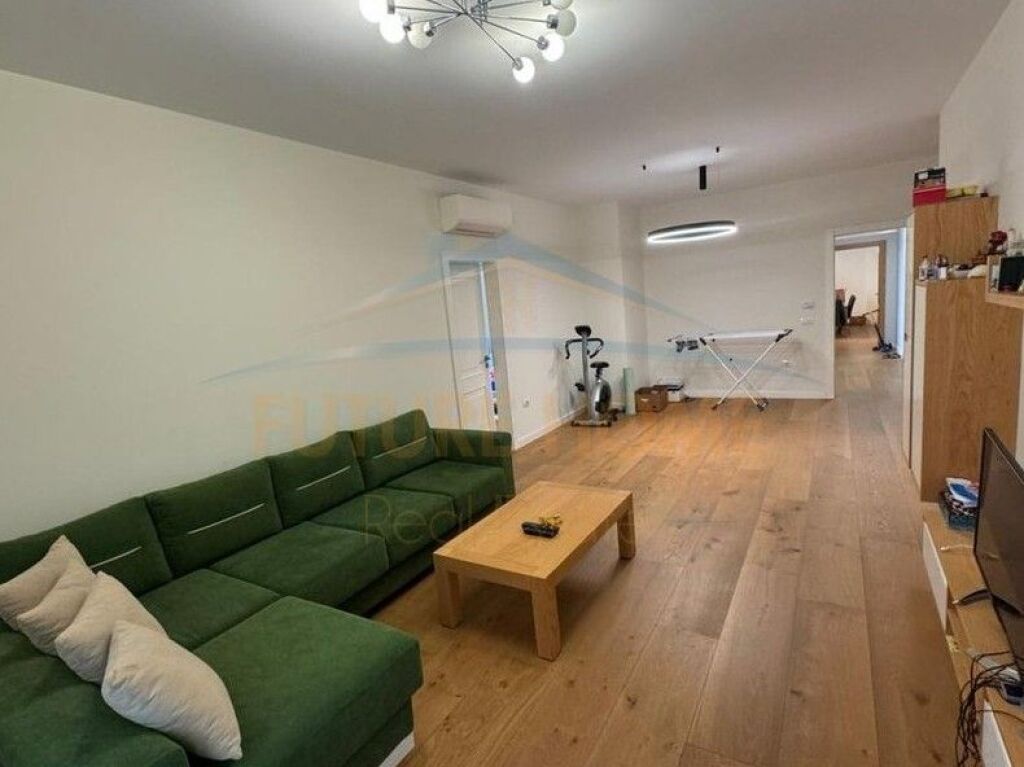 Shitet , Apartament 2+1+2 , Kinostudio