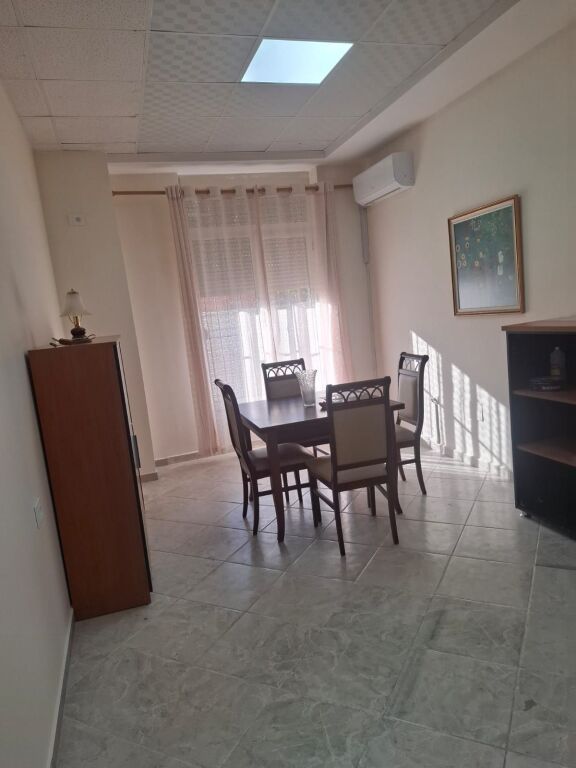 Jepet Apartament me qera