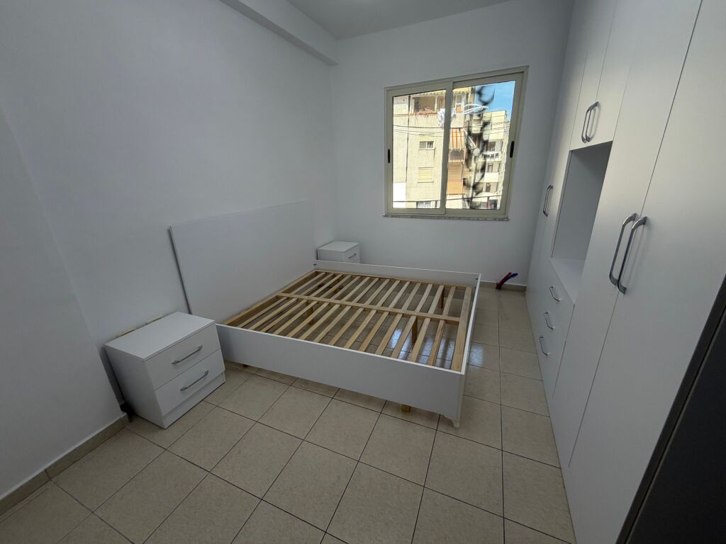 3+1,arredato per la prima volta,spar 2 fresco,450 euro