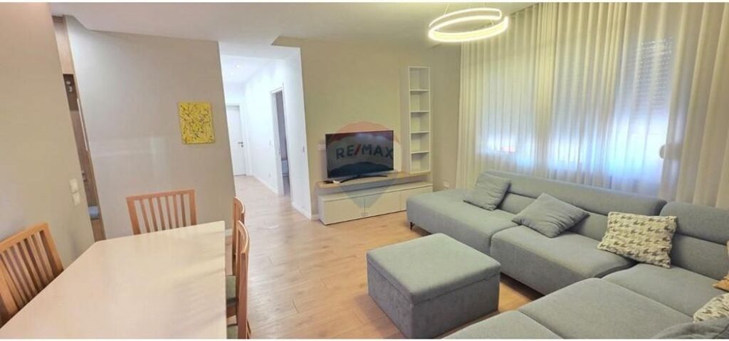 Jepet me qira apartament 2+1 – Stacioni i Trenit