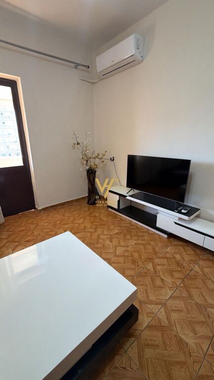 JEPET APARTAMENT 2+1+VERANDE ME QIRA NE DON BOSKO 50.000 LEKE