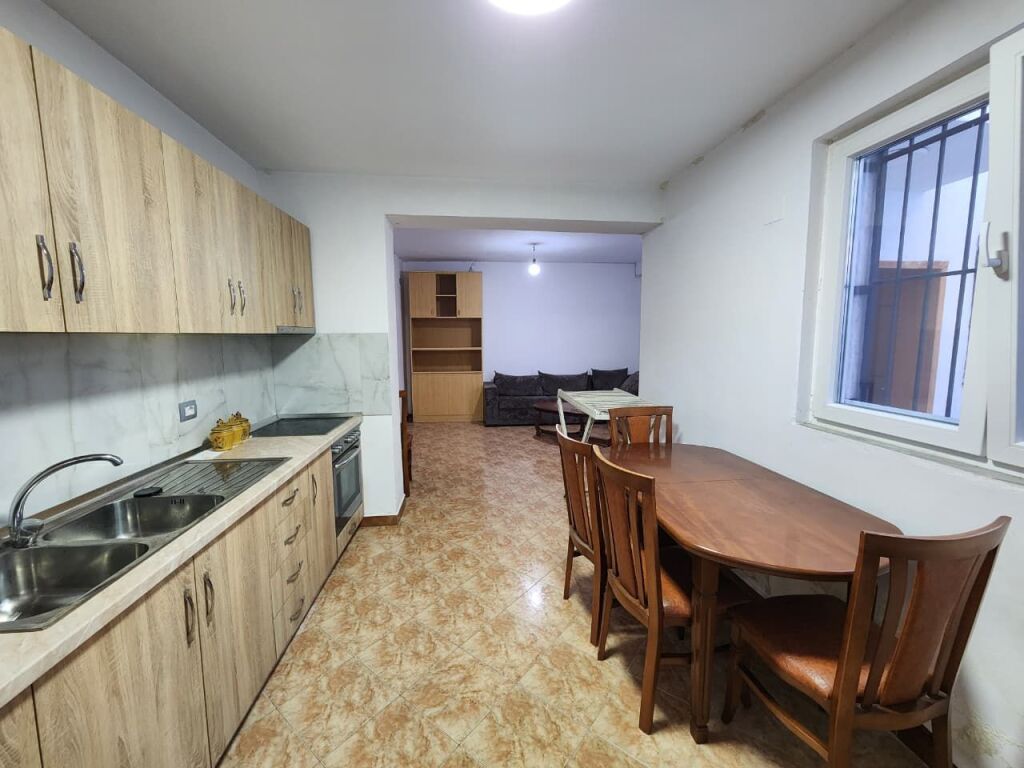 🏠 Jepet me Qera Kt.1 i një Vile : 1+1 (📍Rr.Bardhyl - Oslo )🔥Privatësi &amp; Qetësi ✨️ 40,000 Lekë / Muaj