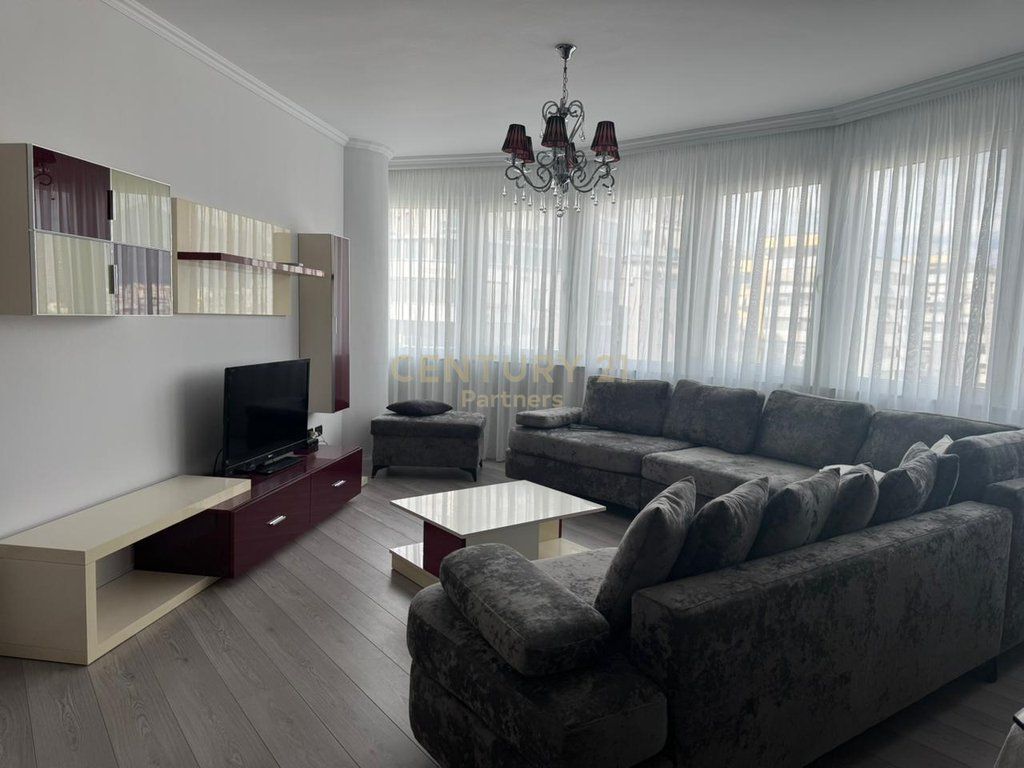 JAPIM APARTAMENT 3+1 ME QIRA NE DELIJORGJ