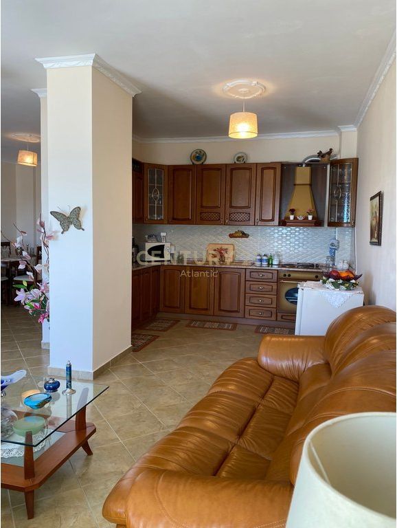 Apartament 2+1 me Qira –me pamje deti, Plazh, Durrës