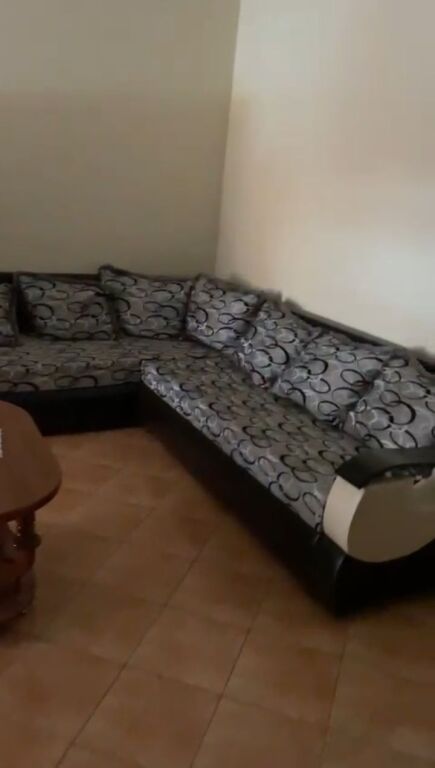 For rent 1+1 furnished elevator fresh near the treasury 35000 lek