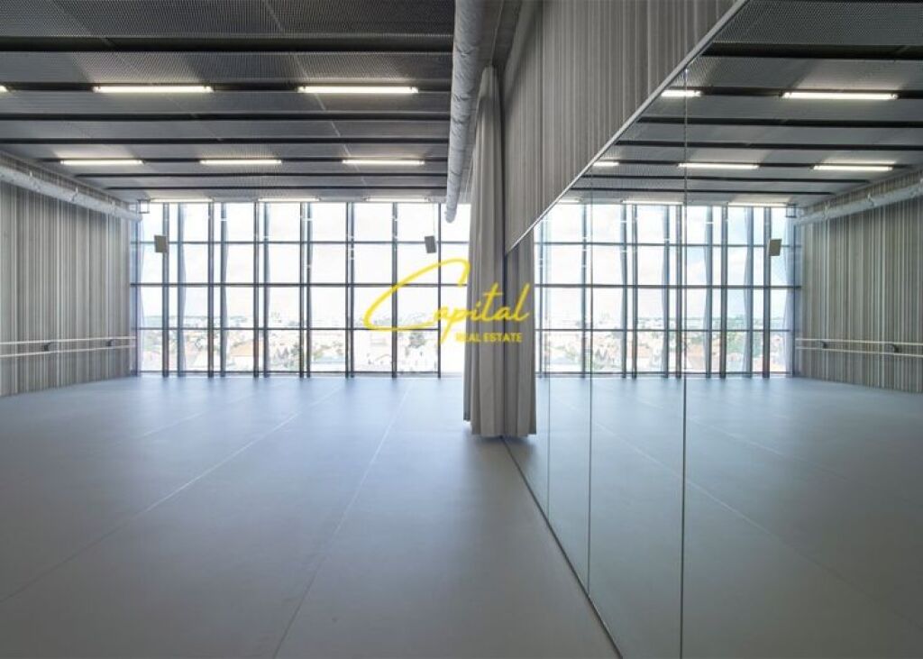 AMBIENT BIZNESI ME QIRA 289 M2 ZOGU I ZI 4.600 EURO