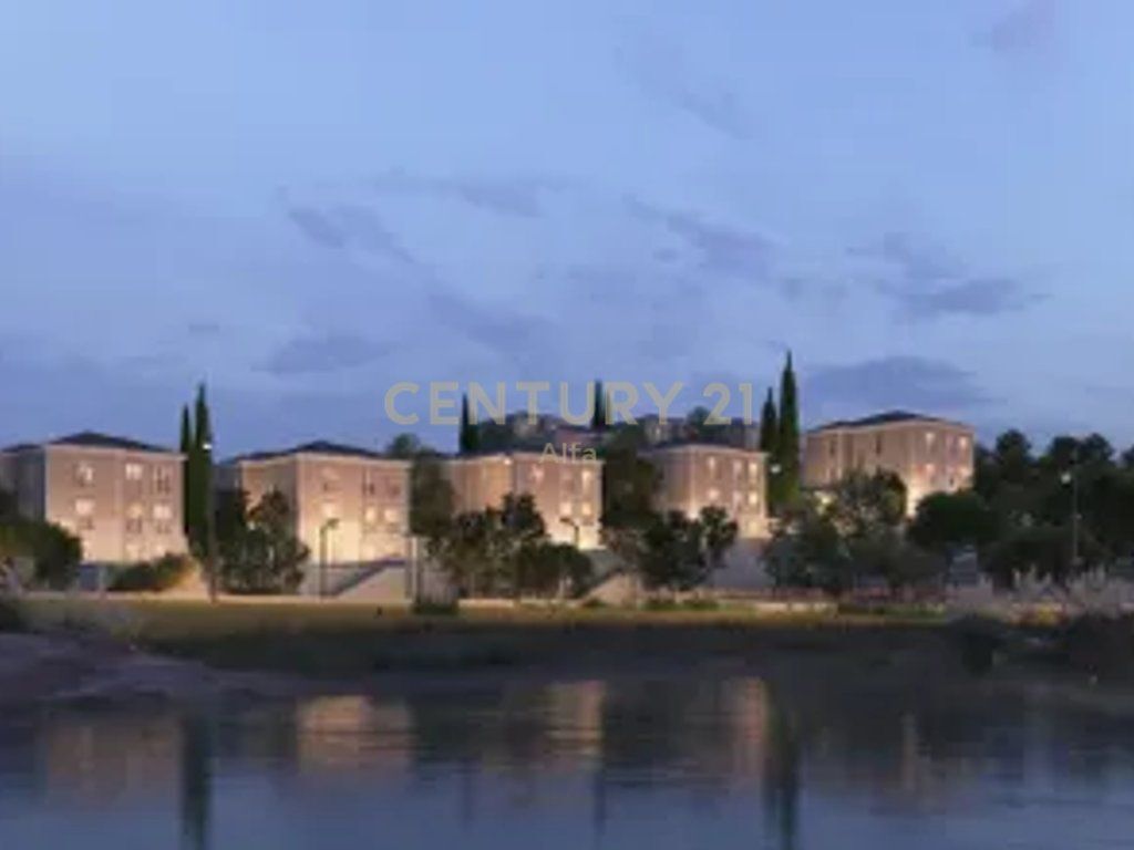 Shitet apartament 2+1+2 tek Rolling Hills Liqeni