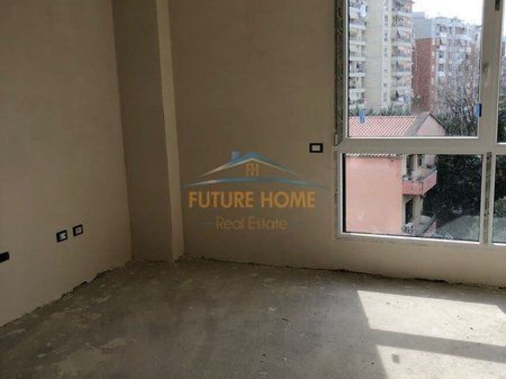 Shitet, Apartament 3+1+2, Ali Demi