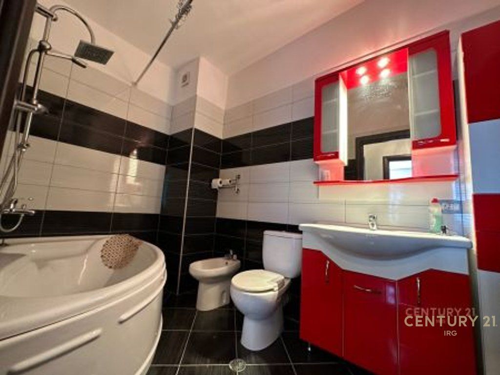 Appartamento 2+1 in affitto vicino a Marinaj Hotel, Unaza e Re!