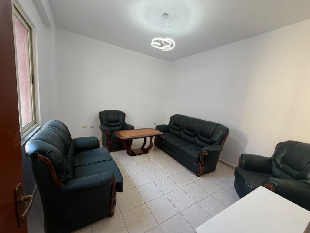 In affitto 3+1 Fresku Spar Market 450€