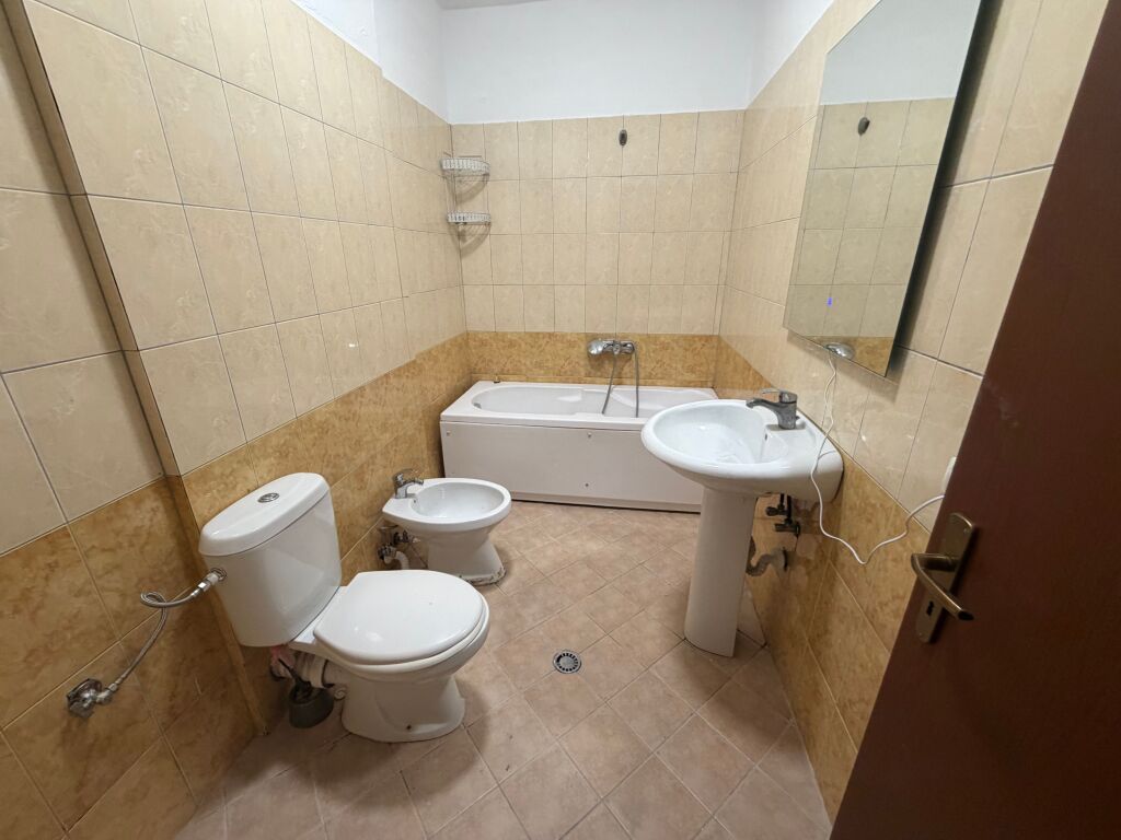 3+1,arredato per la prima volta,spar 2 fresco,450 euro