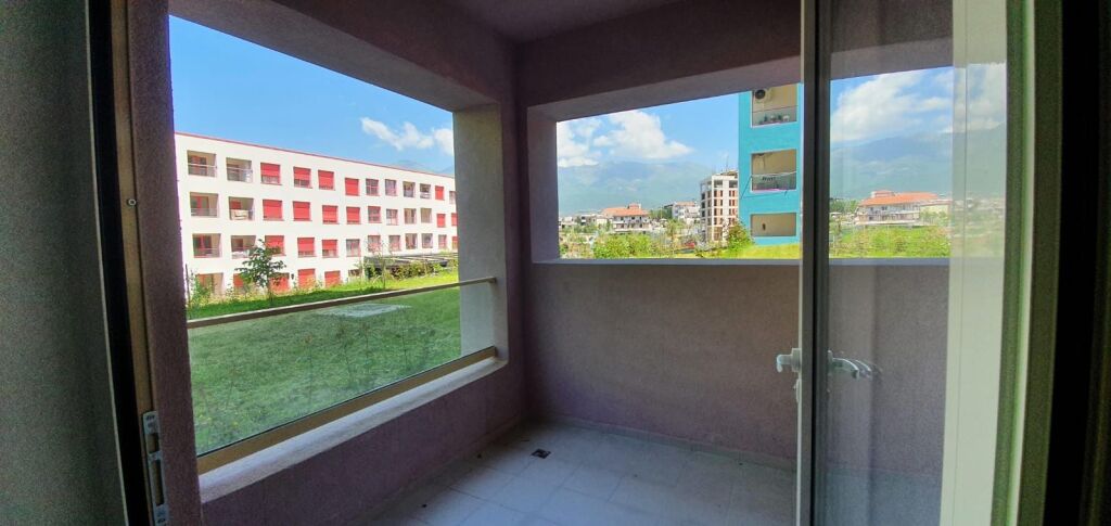 Apartament 2+1 me qera ne Ali Dem tek Mangalemi