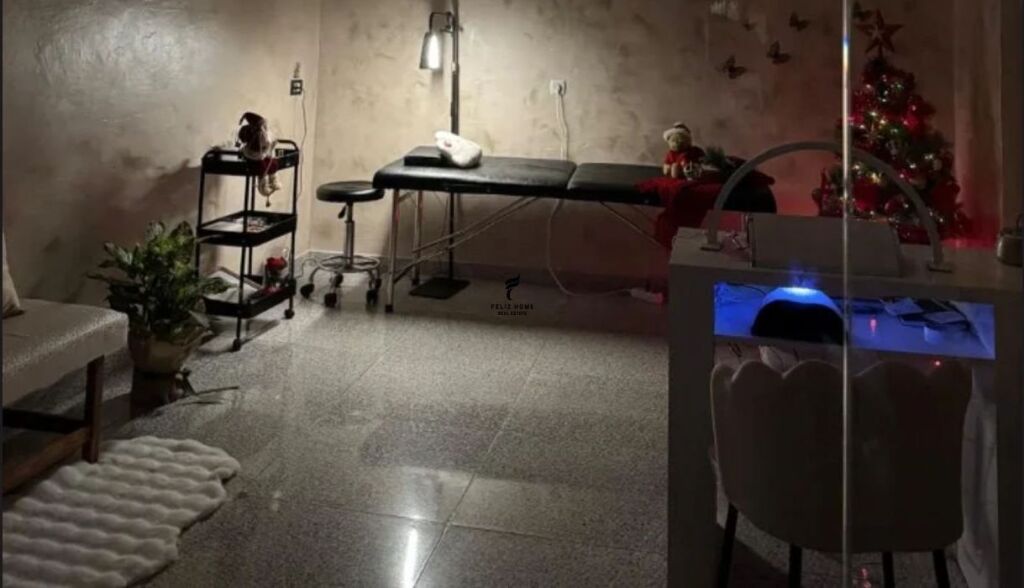 NEGOZIO IN AFFITTO 45 M2 21 DICEMBRE 60.000 LEKE FH-68596